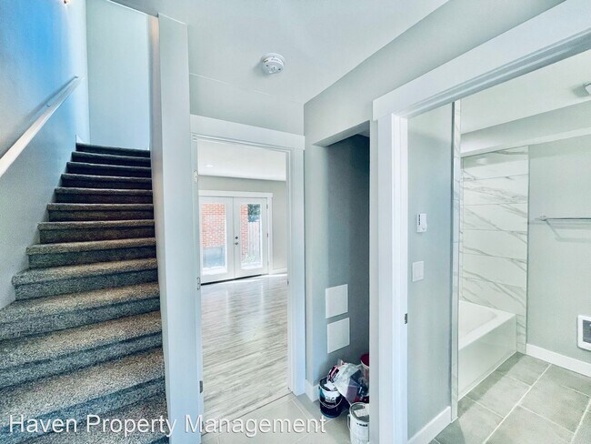 Building Photo - 2 br, 2.5 bath House - 9220 35th Ave SW  -...