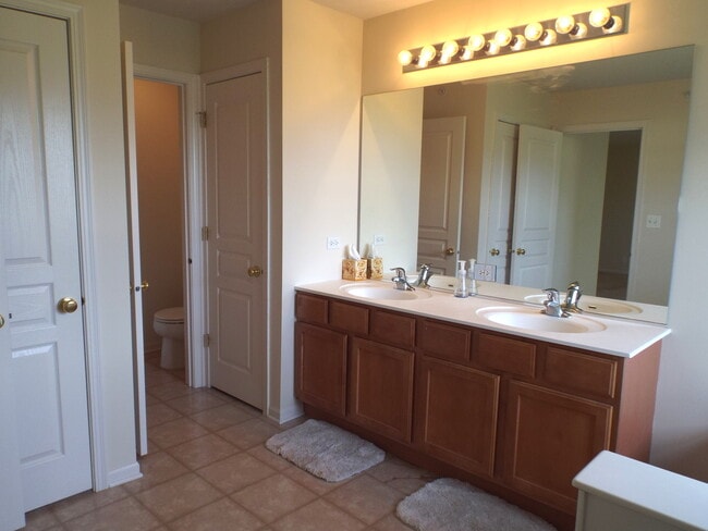 Building Photo - 1463 Yellowstone Dr