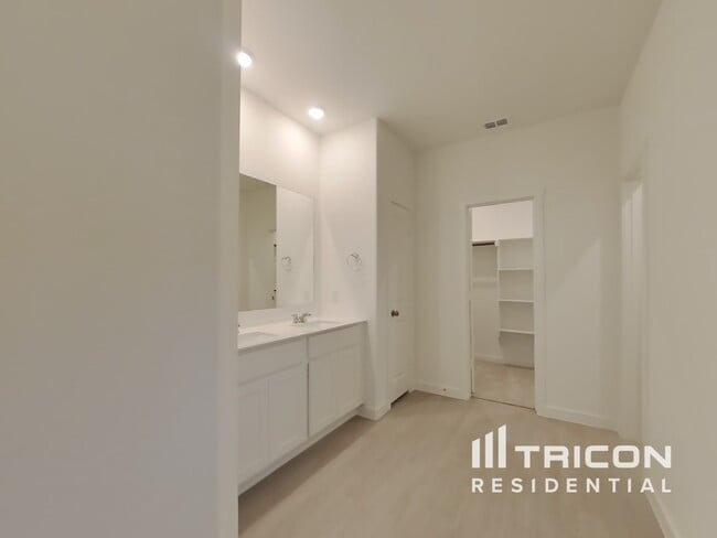 Building Photo - 2705 Serenity Grv Ln