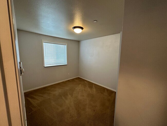 Building Photo - 4284 Sweet Rd