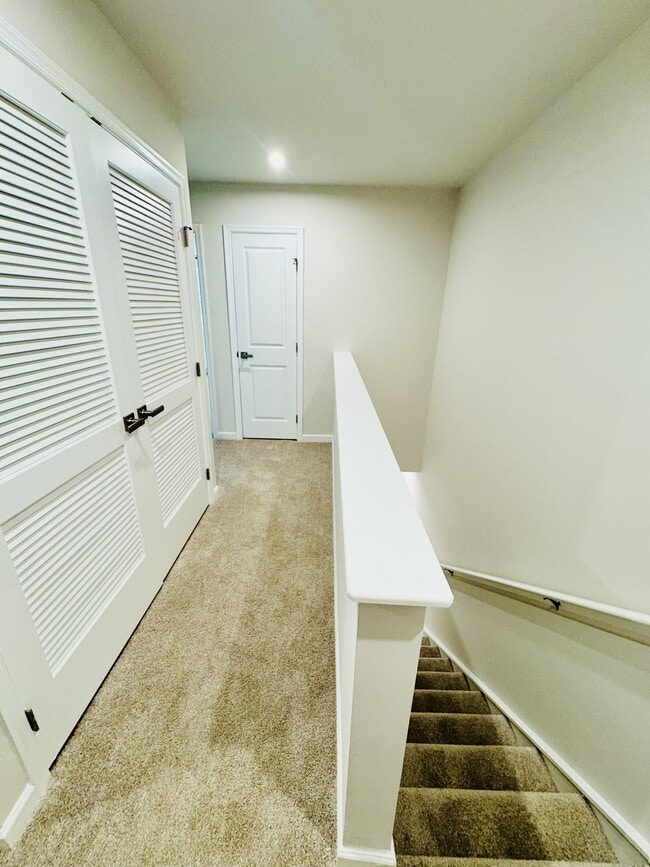 Building Photo - 405 Myrtle Mdws Dr