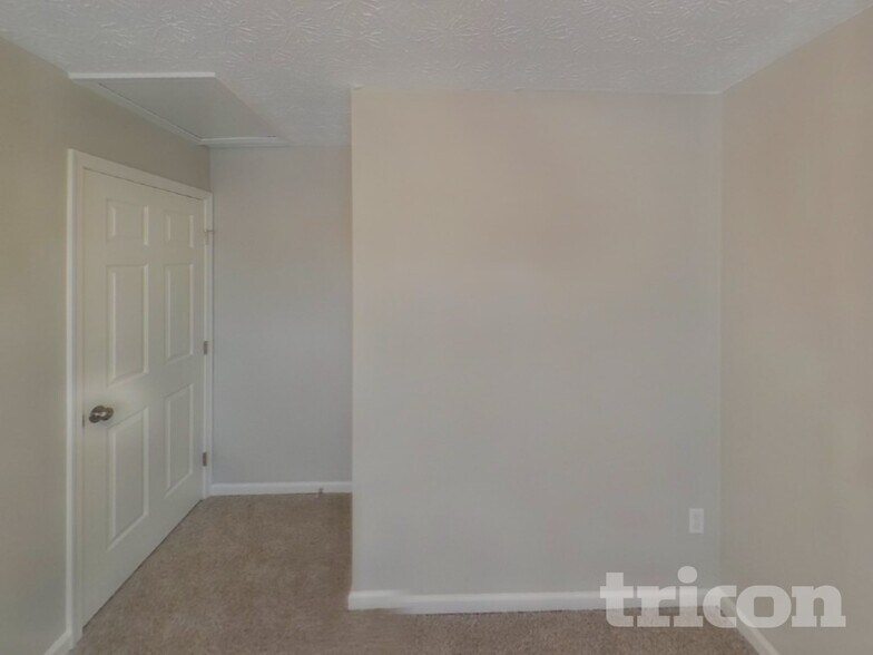 Building Photo - 9845 Bayline Cir