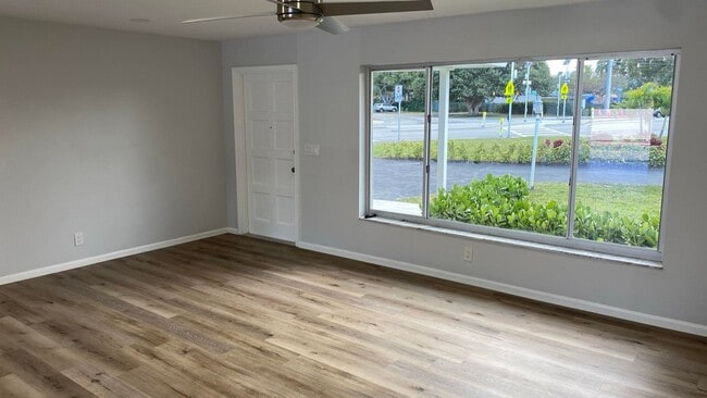 Building Photo - 4000 NW 3rd Ave