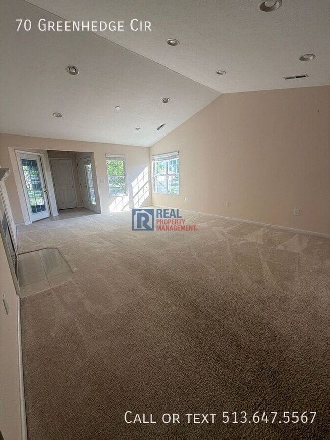 Building Photo - 70 Greenhedge Cir