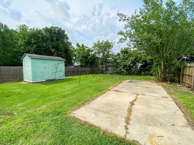 Building Photo - Affordable 2BR Home with 1.5 Baths – $795/...