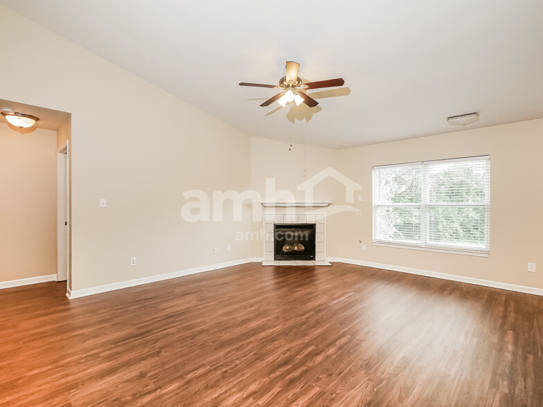 Building Photo - 2063 Meridian Springs Ln