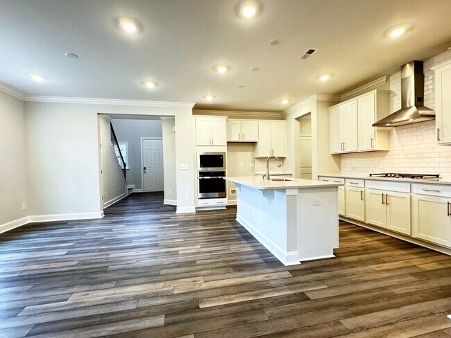 Building Photo - Single Family 4 Bedroom 3 Bathroom for Rent - Guest Bedroom Down