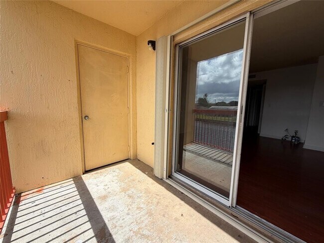 Building Photo - 7610 Westwood Dr