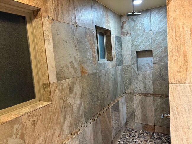 Building Photo - 405 Michoacan Loop