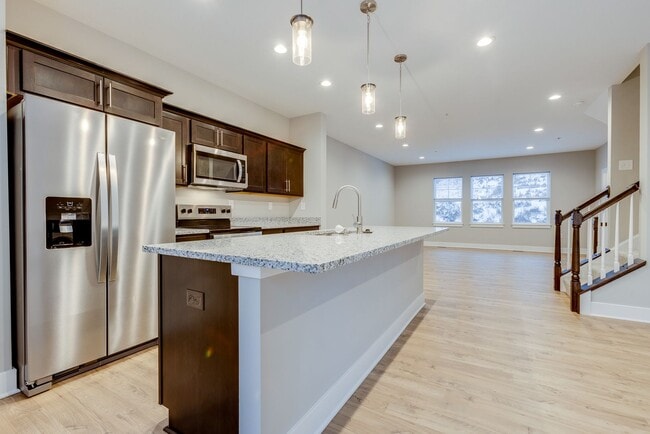 Building Photo - Available August 1st - 3 Bedroom Townhouse in Franklin Regional School District