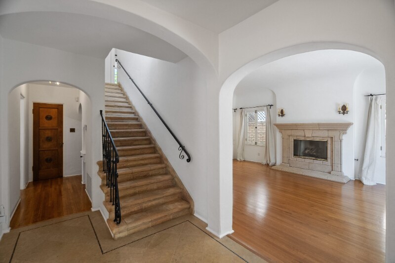 Building Photo - 848 17th St