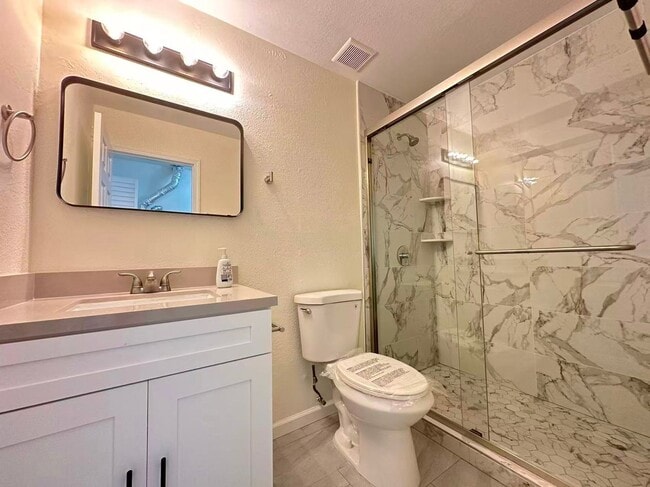 Building Photo - 3 BEDROOM HOME FOR LEASING IN Baldwin Park