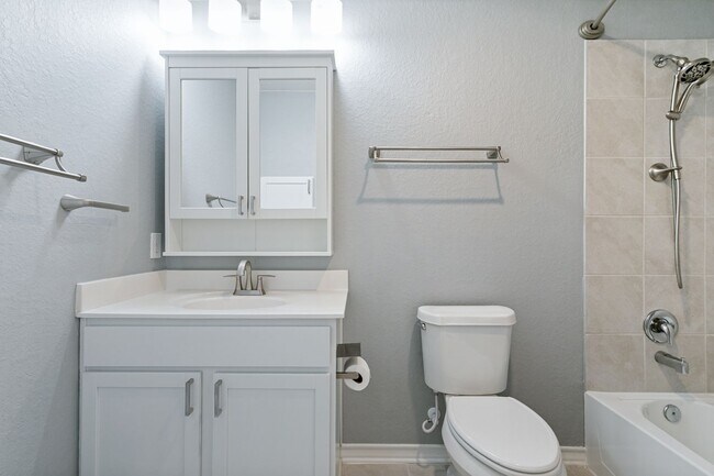 Building Photo - 9908 Bratten Rise