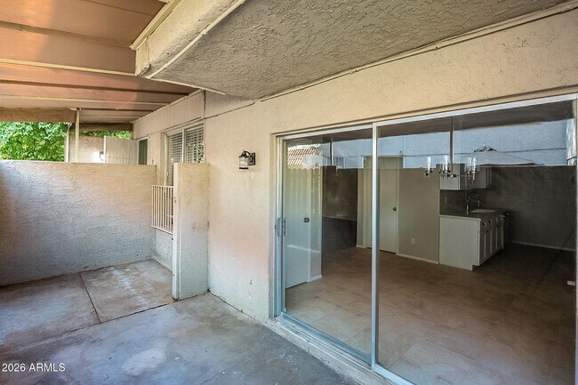 Building Photo - 5618 S Captain Kidd Ct