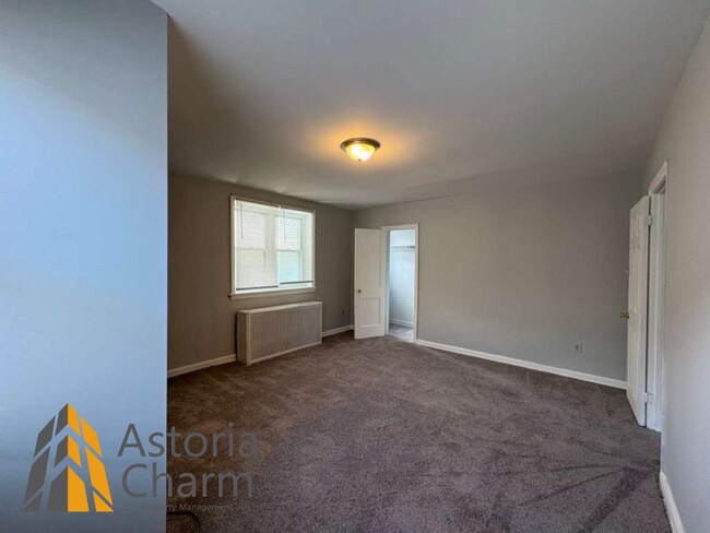 Building Photo - Conveniently Located 4 Bedroom with Privat...