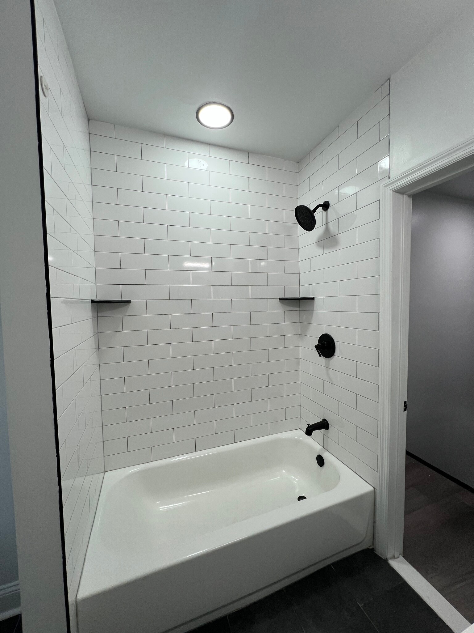 Building Photo - 225 Lloyd St