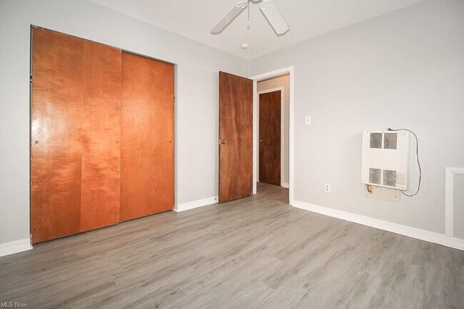 Building Photo - 4655 Ridge Rd