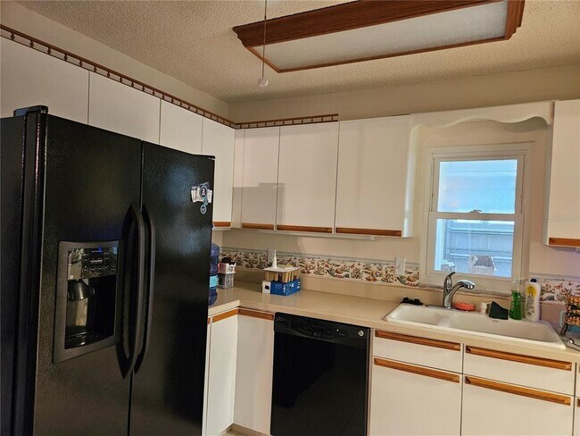 Building Photo - 206 Sola Ln