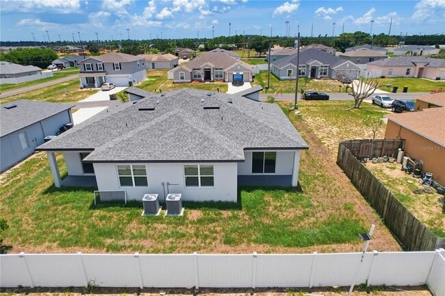 Building Photo - 806 Colville Dr