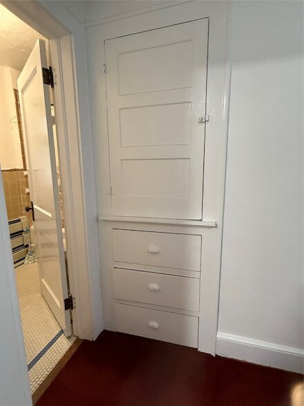 Building Photo - 18 Esther Ave