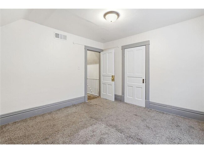 Building Photo - 3451 N Oliver Ave