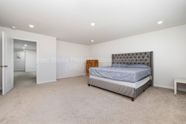 Building Photo - 7901 Iron Rd