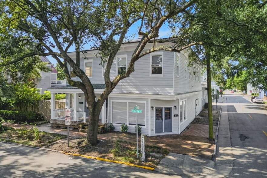 Building Photo - 221 W Duffy St