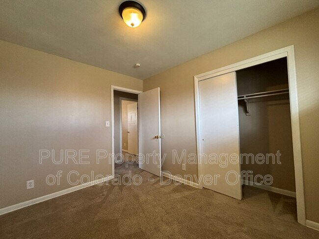 Building Photo - 150 S Cody Ct