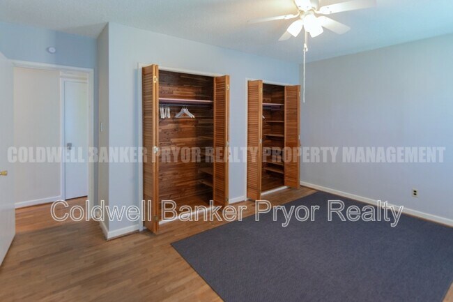 Building Photo - 4890 College Dr E