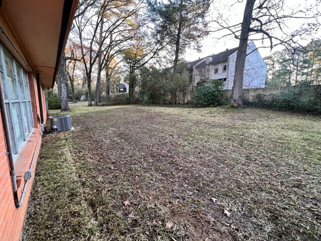 Building Photo - SINGLE FAMILY BRICK HOME IN NORTH HIGHLAND
