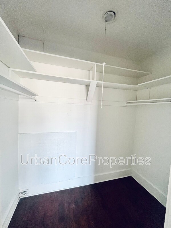 Building Photo - 216 5th Ave N