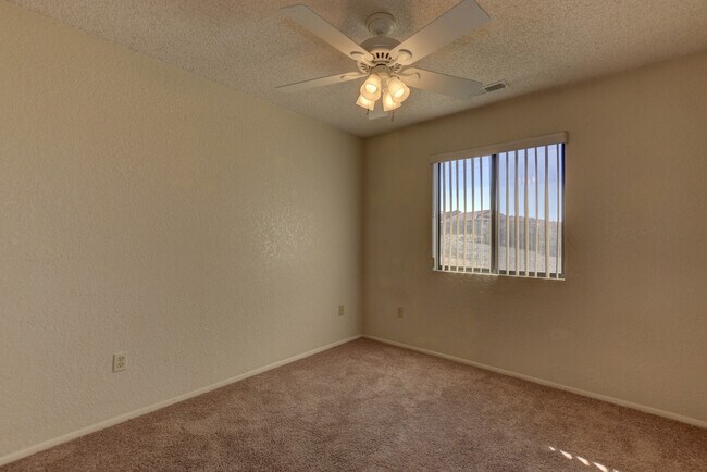 Building Photo - Great views from this 2X2 Montana Terrace ...