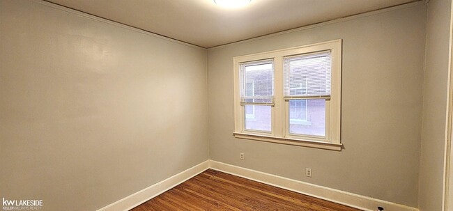 Building Photo - 914 Beaconsfield Ave