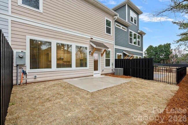 Building Photo - 8054 Houser St