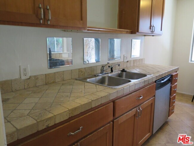 Building Photo - 1432 Stanford St