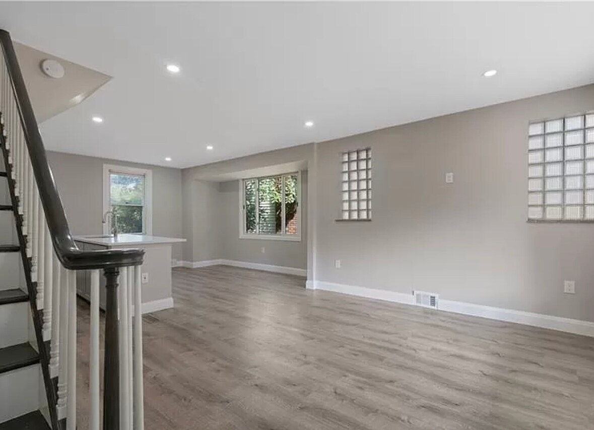 Building Photo - 2031 Chalfant St