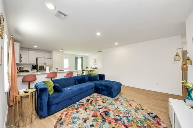 Building Photo - 21641 Balzola Ln