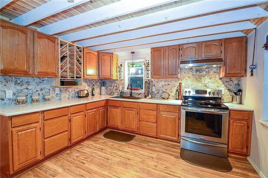 Building Photo - 661 Private Rd 7422