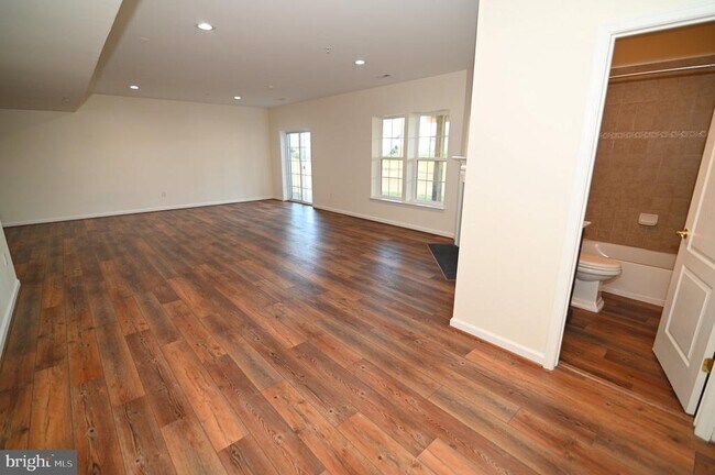 Building Photo - 7001 Chaptico Ct