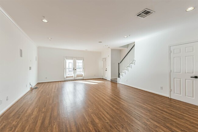 Building Photo - 17 Waugh Dr