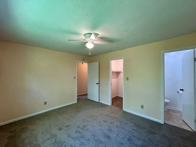 Building Photo - Charming 3-Bedroom Ranch on Quiet Cul-de-S...