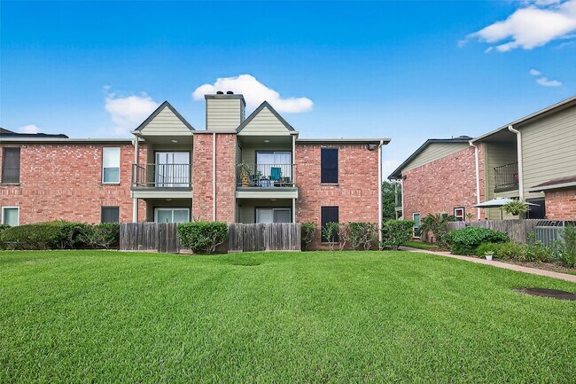 Building Photo - 18800 Egret Bay Blvd