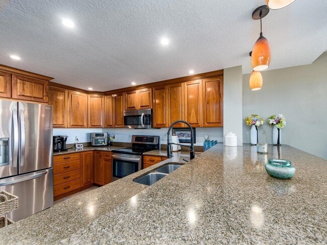 Building Photo - 51 Island Way