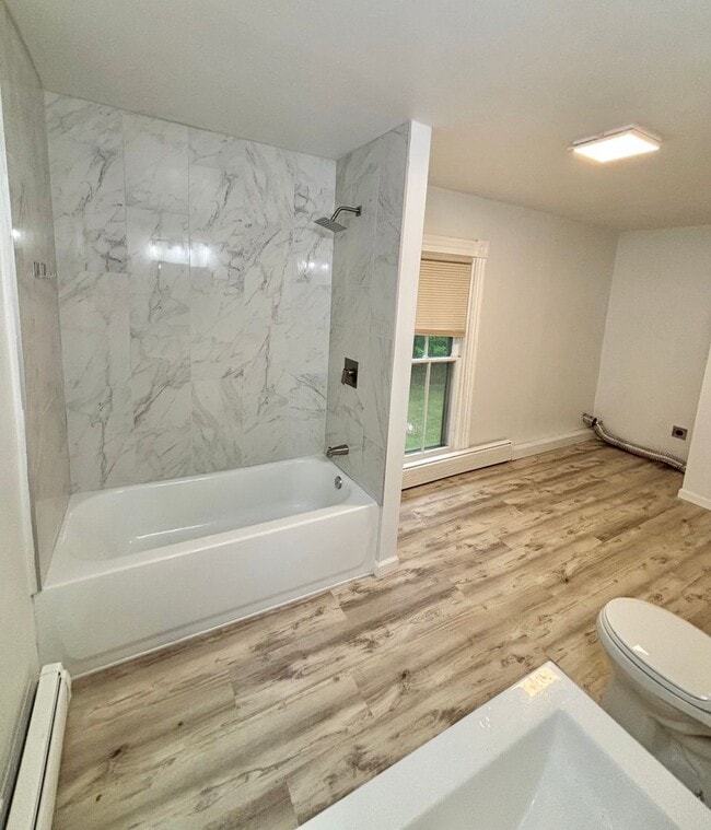 Building Photo - HUGE 6bd / 3ba House | Penfield Schools | 2nd floor Laundry hooks | Master Suite
