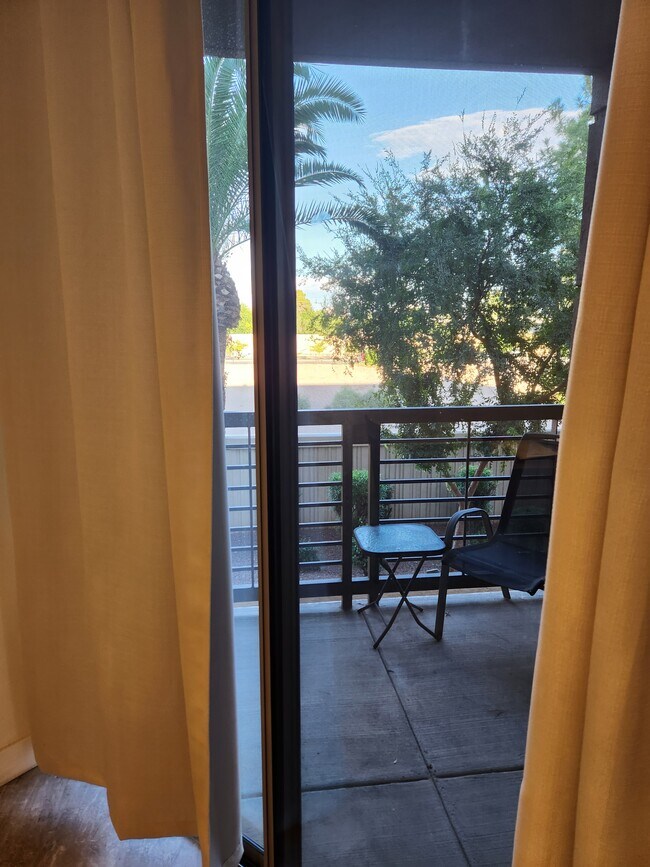 Building Photo - 1701 E Colter St