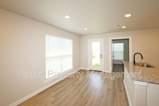 Building Photo - 8904 Bandit Dr