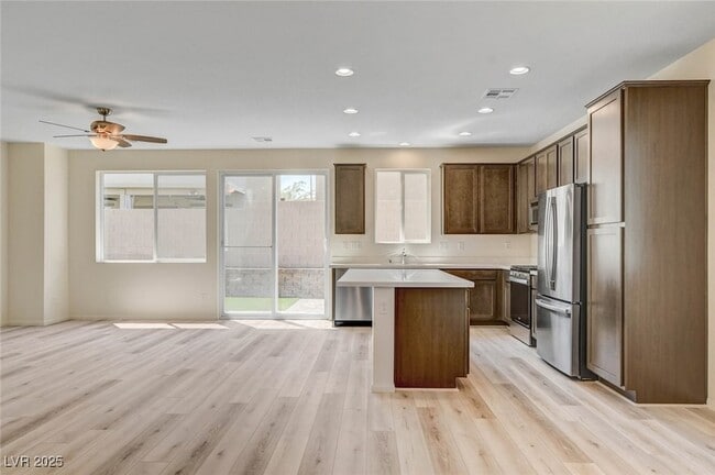 Building Photo - 8929 Pebble Sand St