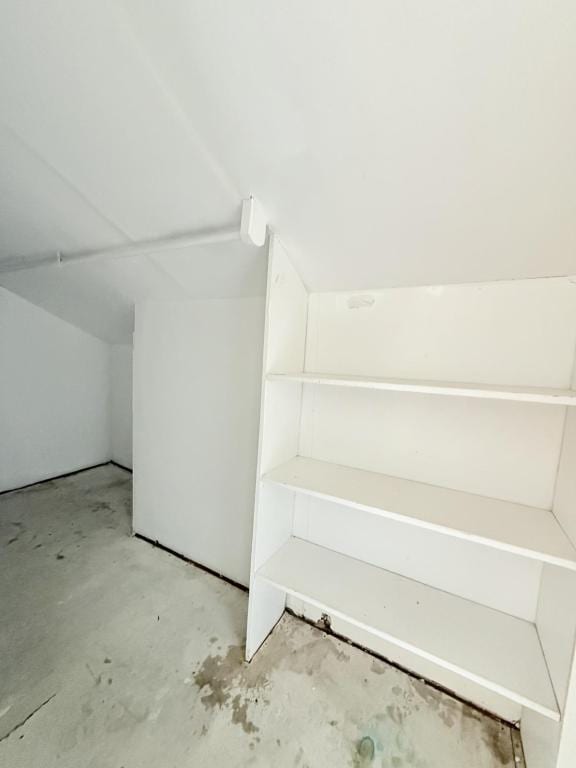 Building Photo - 304 N Roney St