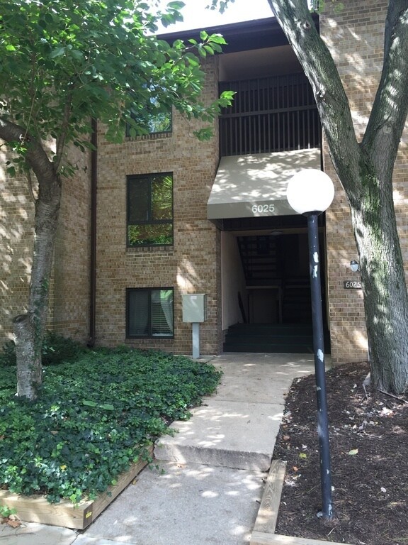 Building Photo - 6099 Majors Ln