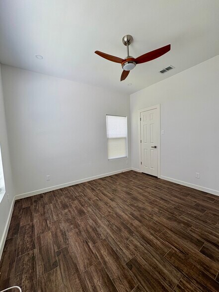 Building Photo - 2610 Fern Ave